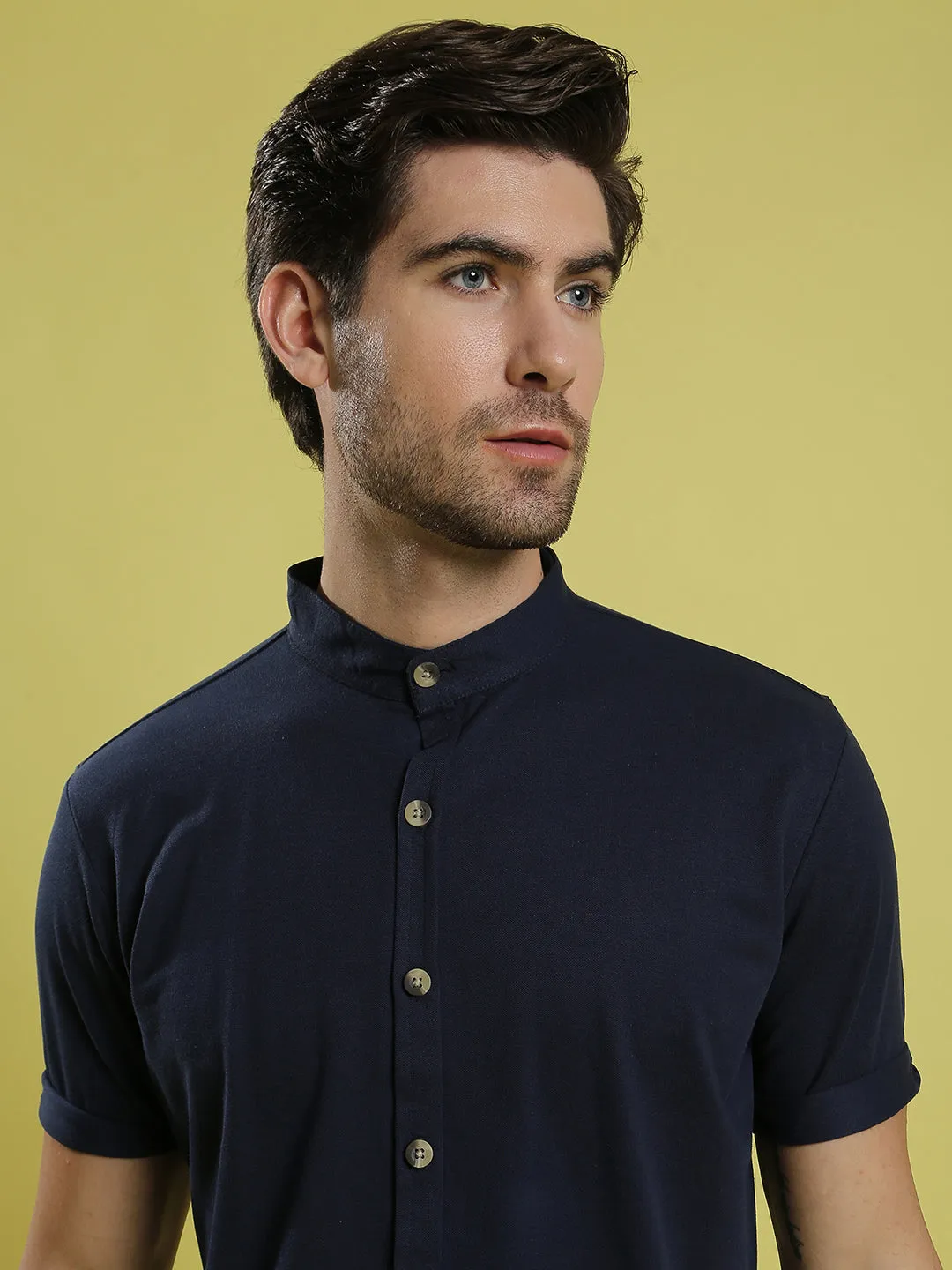 Campus Sutra Men Solid Casual Shirts
