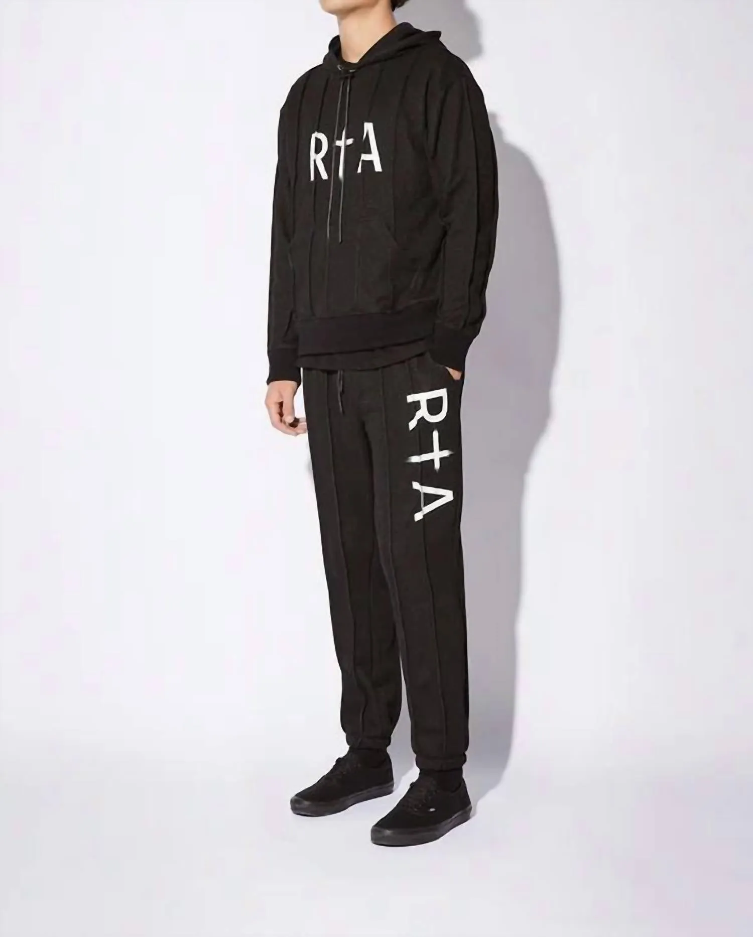 Hayle Sweatpant In Black