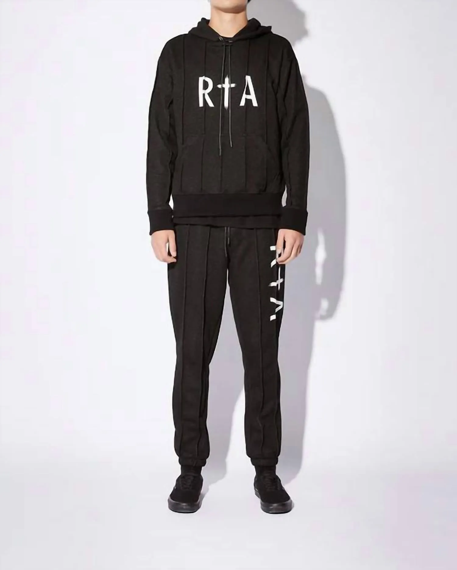 Hayle Sweatpant In Black