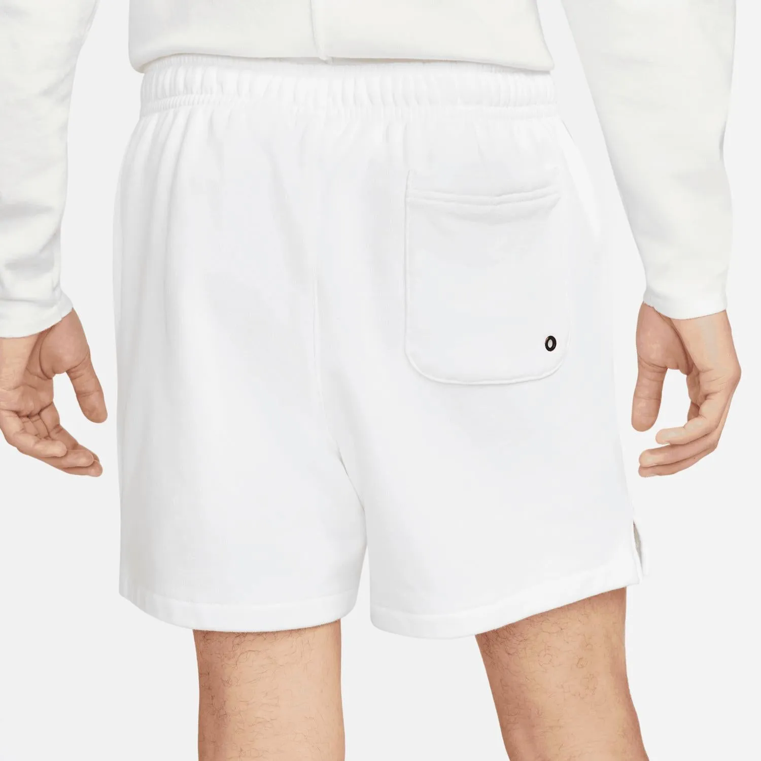 Men's Club Fleece Flow Shorts In White/black