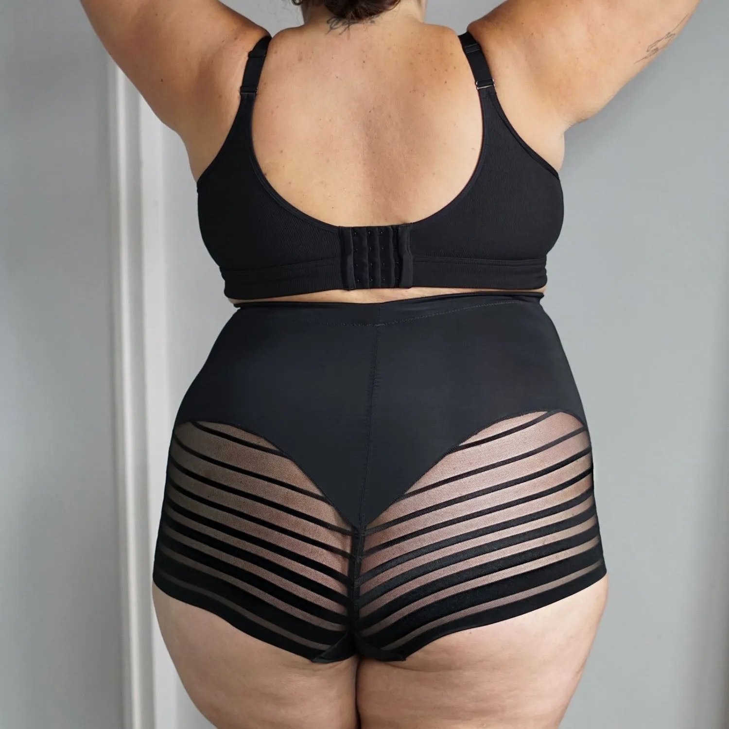 Smoothwear Super High Waist Panties - Black